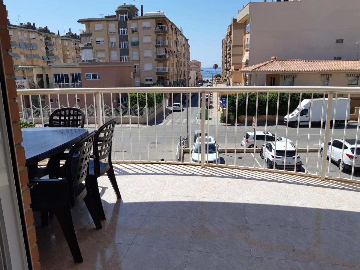 Апартаменти Amplio Piso Con Vistas A La Playa De Poniente Агілас Екстер'єр фото