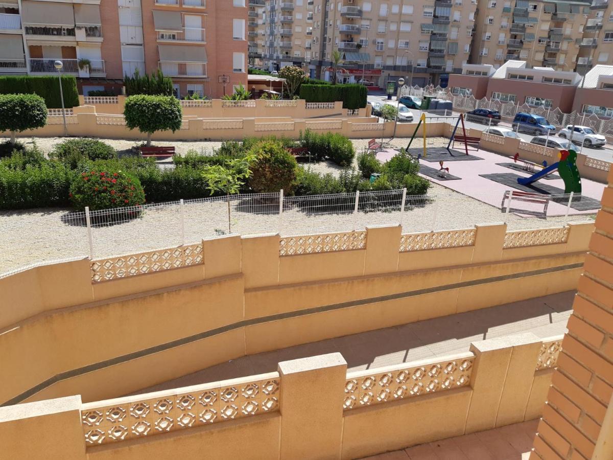Апартаменти Amplio Piso Con Vistas A La Playa De Poniente Агілас Екстер'єр фото