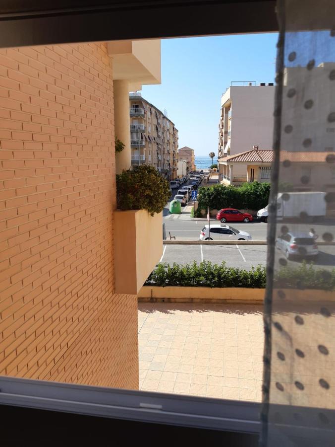 Апартаменти Amplio Piso Con Vistas A La Playa De Poniente Агілас Екстер'єр фото